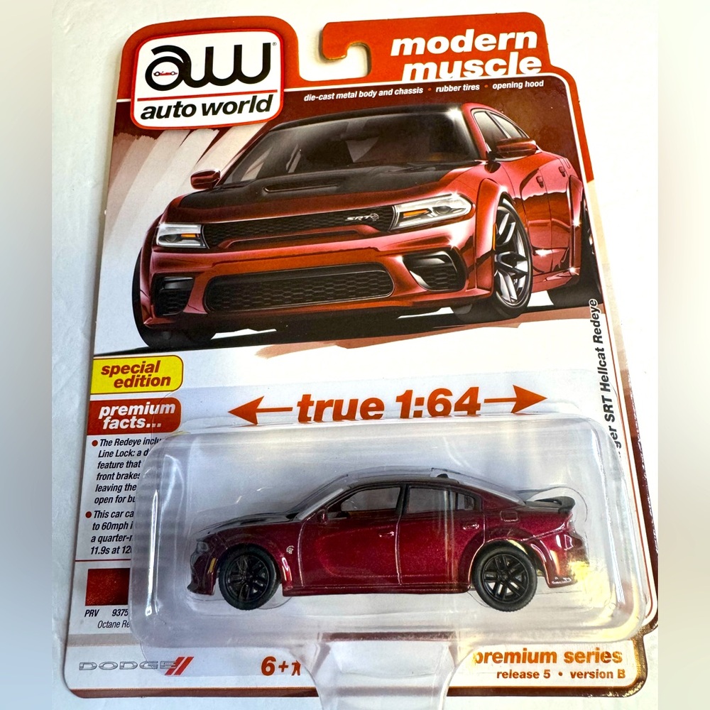 Auto World Modern Muscle Special Edition 2021 _DODGE CHARGER SRT HELLCAT REDEYE